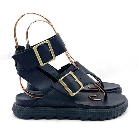 Sorel Roaming T-Strap Buckle Sandals Size 5.5 Black Leather Strappy Rugged Sole - Picture 1 of 16